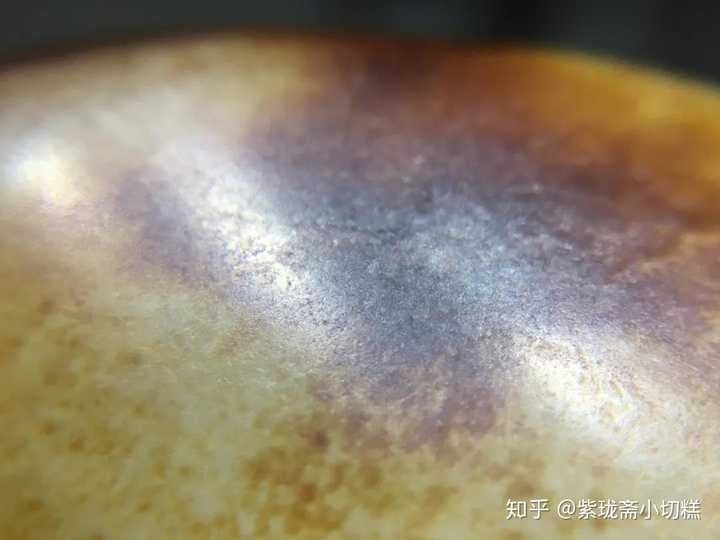 和田玉籽料皮色烧皮现象存在吗？其价值受影响吗？新标题探讨