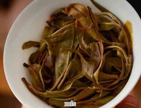 中期普洱茶金黄色正常吗？能喝吗？有吗？