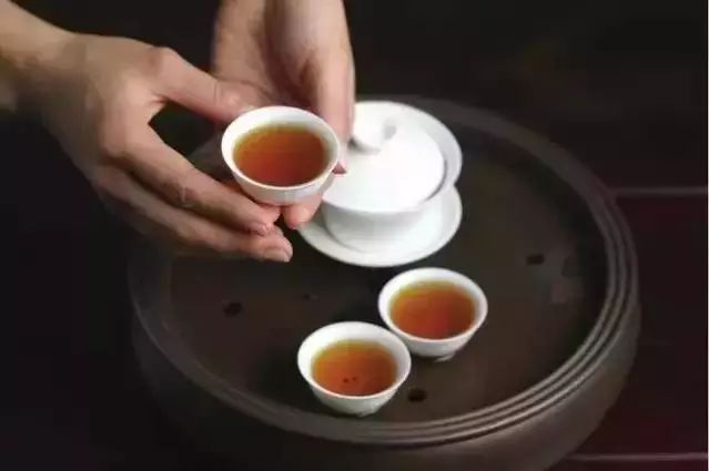 探索普洱茶的秘密：用土泡茶的技巧与注意事项