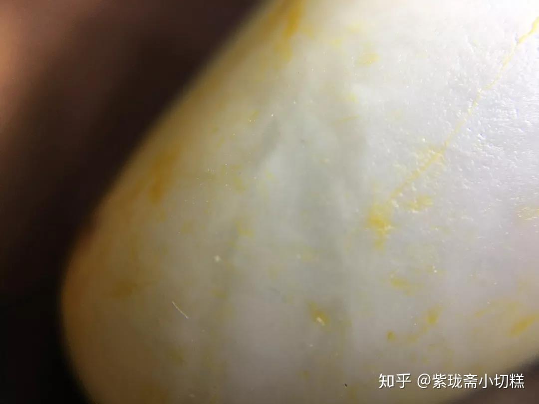 和田玉有纹裂和水线是什么意思-和田玉的纹裂水线都是什么样