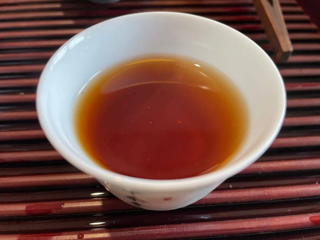 '8年普洱熟茶多少钱：2018年、八年的普洱熟茶价格及陈化程度影响'