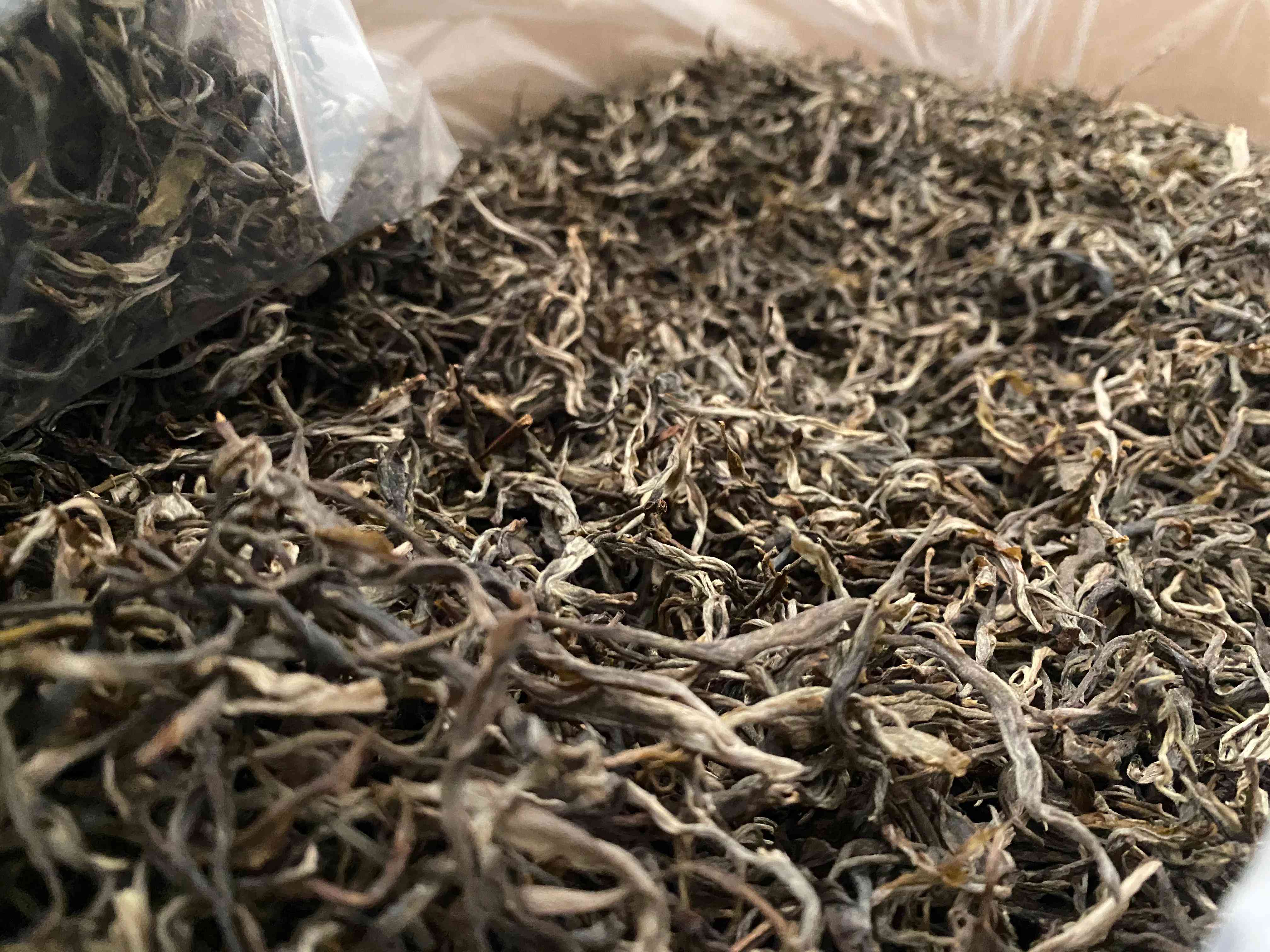 探索普洱茶厂的历与文化，重现传统的制茶工艺