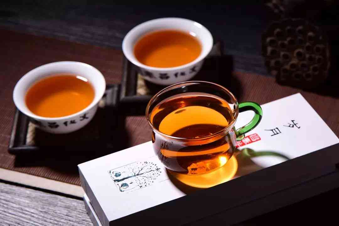 普洱茶在古代是高官贵族喝的吗？古代普洱茶是生茶还是熟茶？