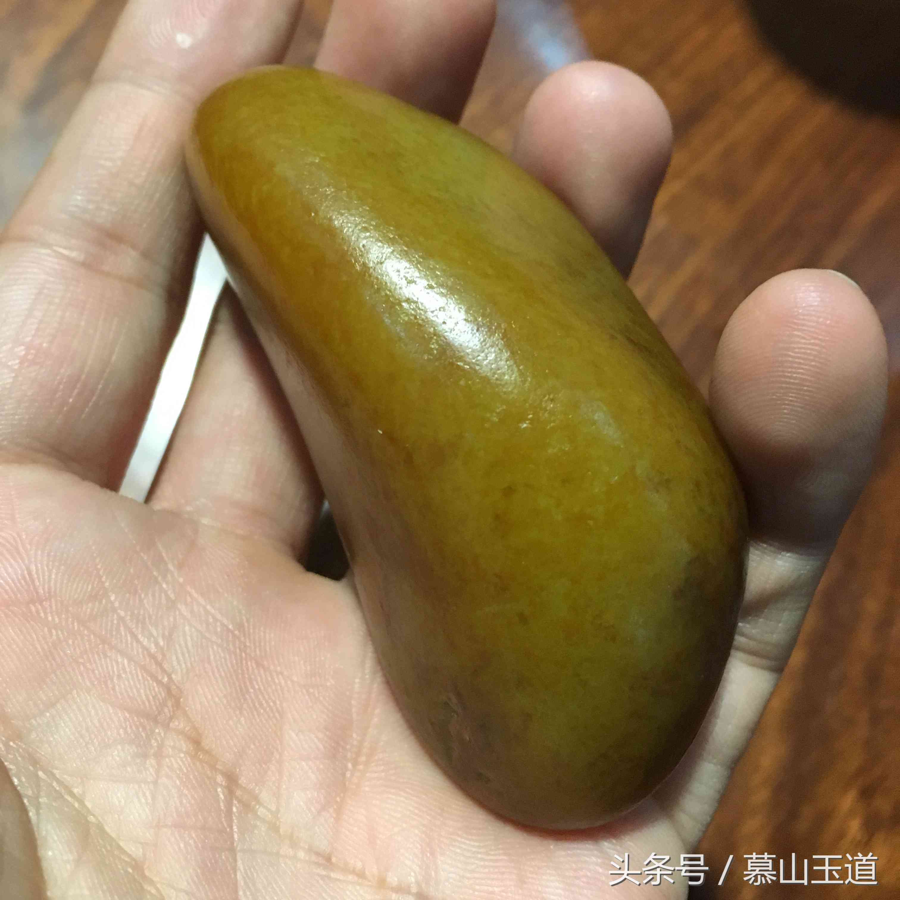 和田玉籽料皮子多好还是少好：探讨皮子多少的影响因素