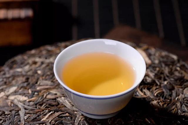 古树普洱茶泡法详解：从选茶到冲泡，全面掌握正确泡茶方法