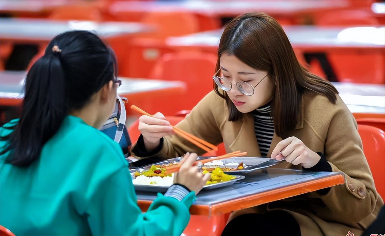 月月家零食：背景、产品质量及购买渠道全面解析，让您吃得更放心！