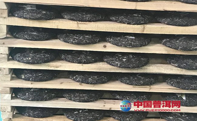 湿度超过35的环境会导致普洱茶霉变：陈化过程中的湿度问题及其影响