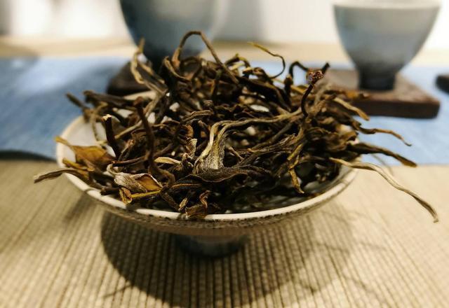 普洱茶：茶客心中的独特存在，还是时代的结者？