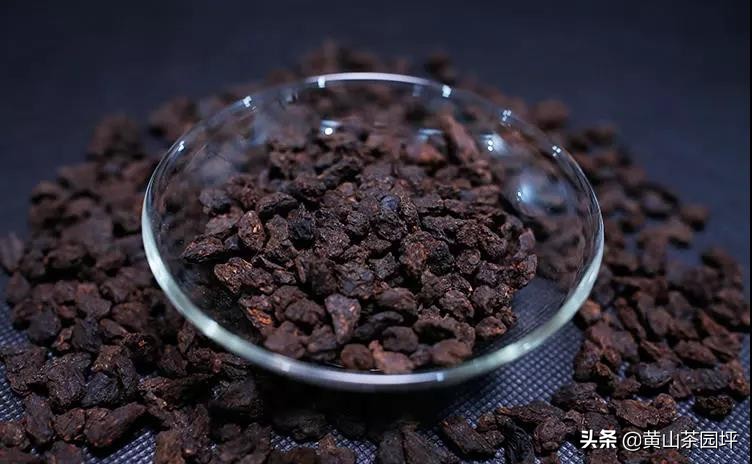 普洱茶价格变化趋势：5年右的普洱茶大概多少钱？如何挑选合适的普洱茶？