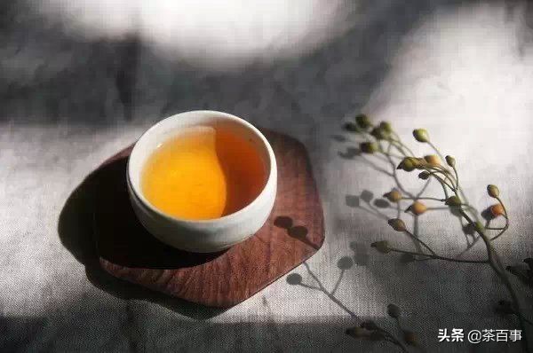 如何挑选和冲泡普洱茶：解决普洱茶难喝问题的全面指南