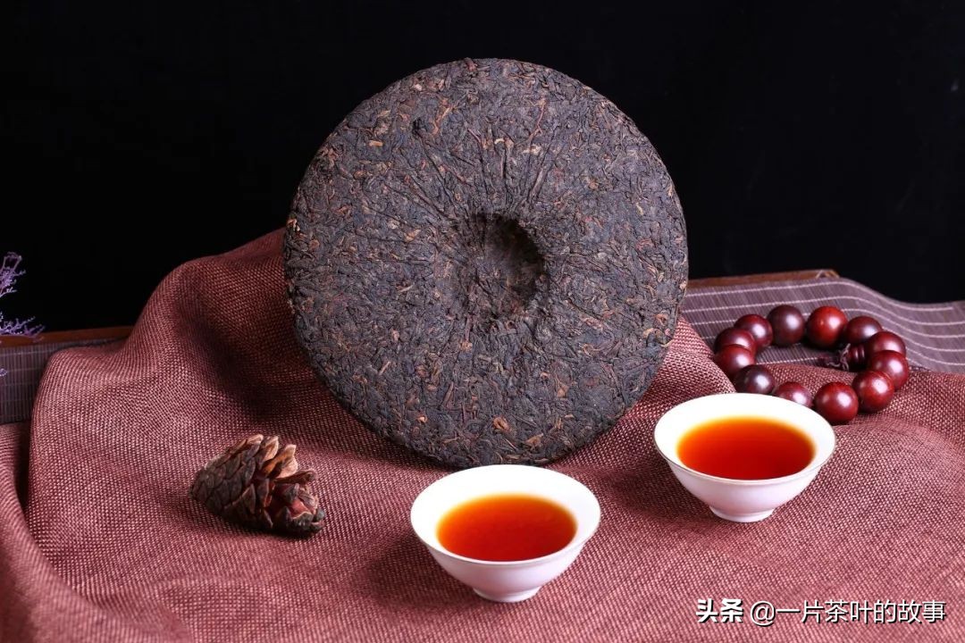 普洱茶饼怎么看过期了没：如何挑选和保存普洱茶饼，避免过期变质？