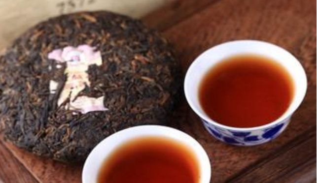 新 '昆明正宗普洱茶价格指南：熟茶、生茶一斤多少钱？'