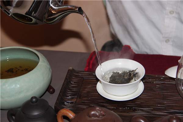 新 普洱茶的冲泡次数：一次，两次，还是更多？揭秘泡茶次数