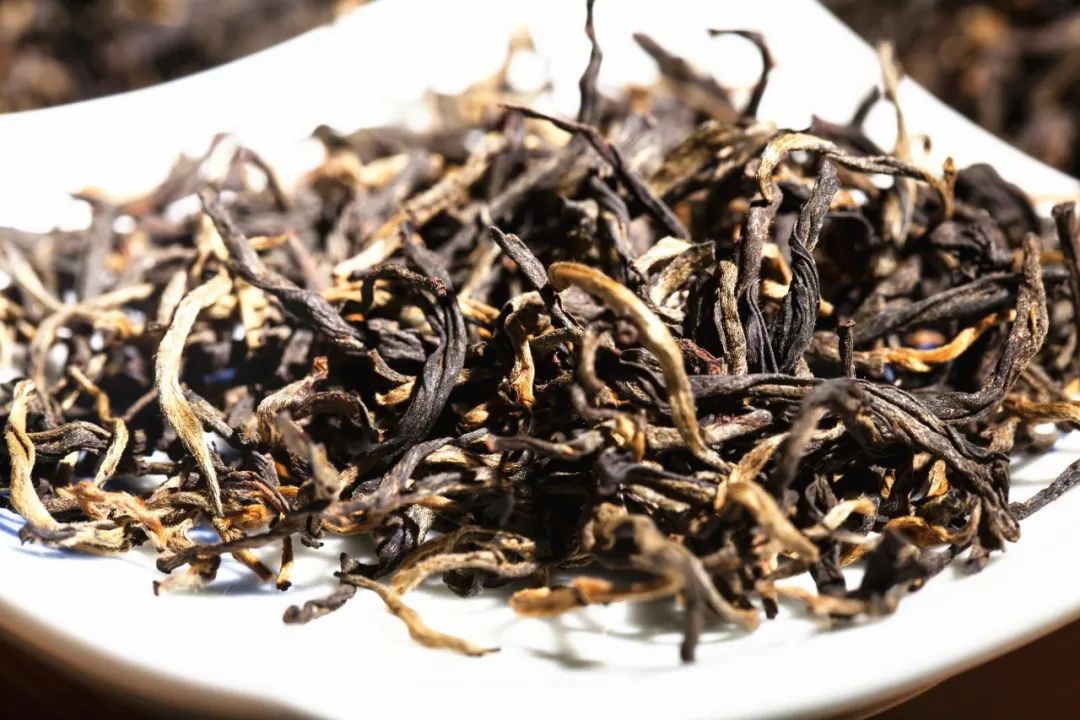 2006年云南平西王府普洱茶珍藏古树茶王生态食品普洱茶价格