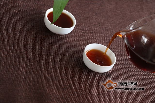 新 岁月沉淀的味道：十几年醇熟普洱茶的品饮体验