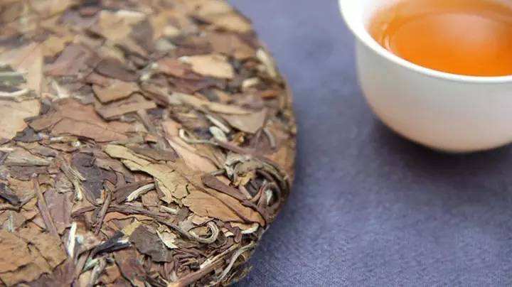 寿眉喝起来像普洱茶一样是什么茶：探究这种神奇的相似性