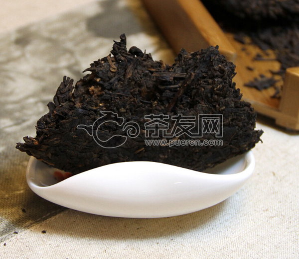 2007年龙园号普洱茶价格及选购指南，了解高品质茶叶的性价比之选