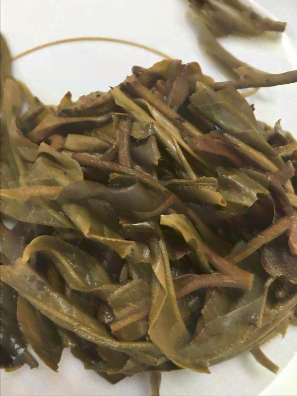 普洱茶生茶饼和熟茶饼的区别及功效解析