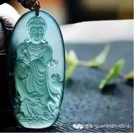 翡翠与阿弥陀佛：神秘寓意探秘