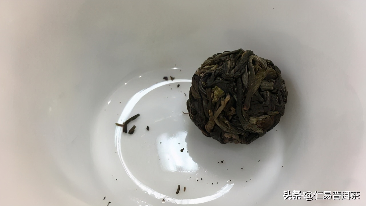 普洱茶与相互作用：服药时间及其对药效的影响