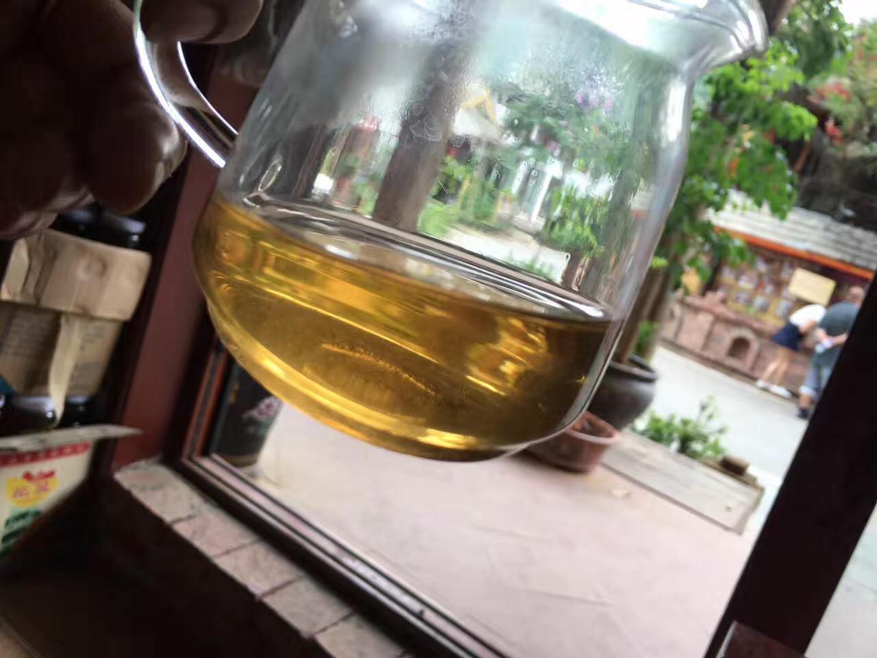 泡普洱茶要沿杯倒吗为什么