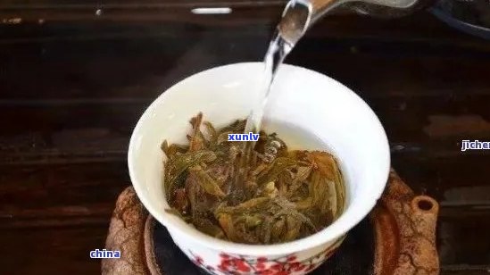 老普洱茶中的悬浮物：原因与影响，你真的喝得安心吗？