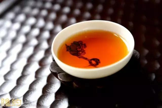 从原料到制作：如何选择和品尝大红袍普洱茶，让茶香四溢的品茶之道