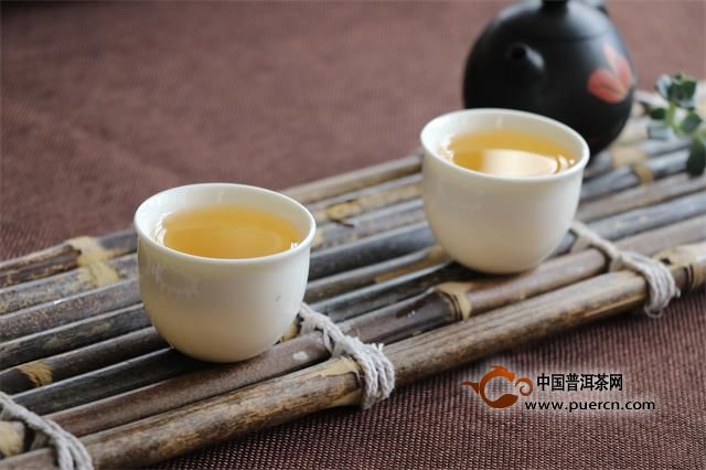 普洱茶存放三年后还能品饮吗？如何判断普洱茶是否适合继续饮用？