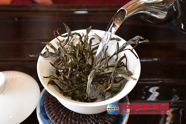 普洱茶耐泡与掉水有关吗？普洱茶的耐泡性是什么，它是否耐泡？