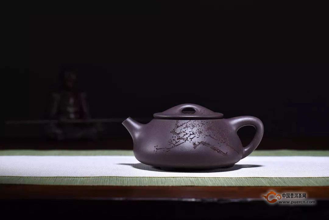 紫砂壶泡普洱茶可行性及弊端：能喝吗？有吗？