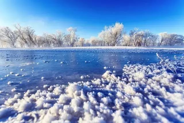 青海料的晴水：探寻神秘的雪域水源与自然奇观