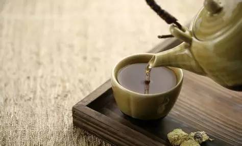 普洱茶仓子翻仓的时间和频率：如何保持茶叶品质？