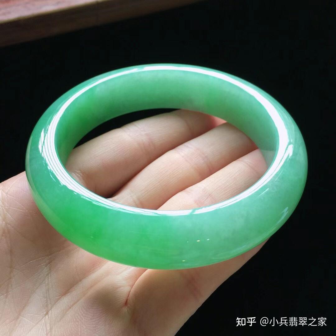 2000多元的玉镯子