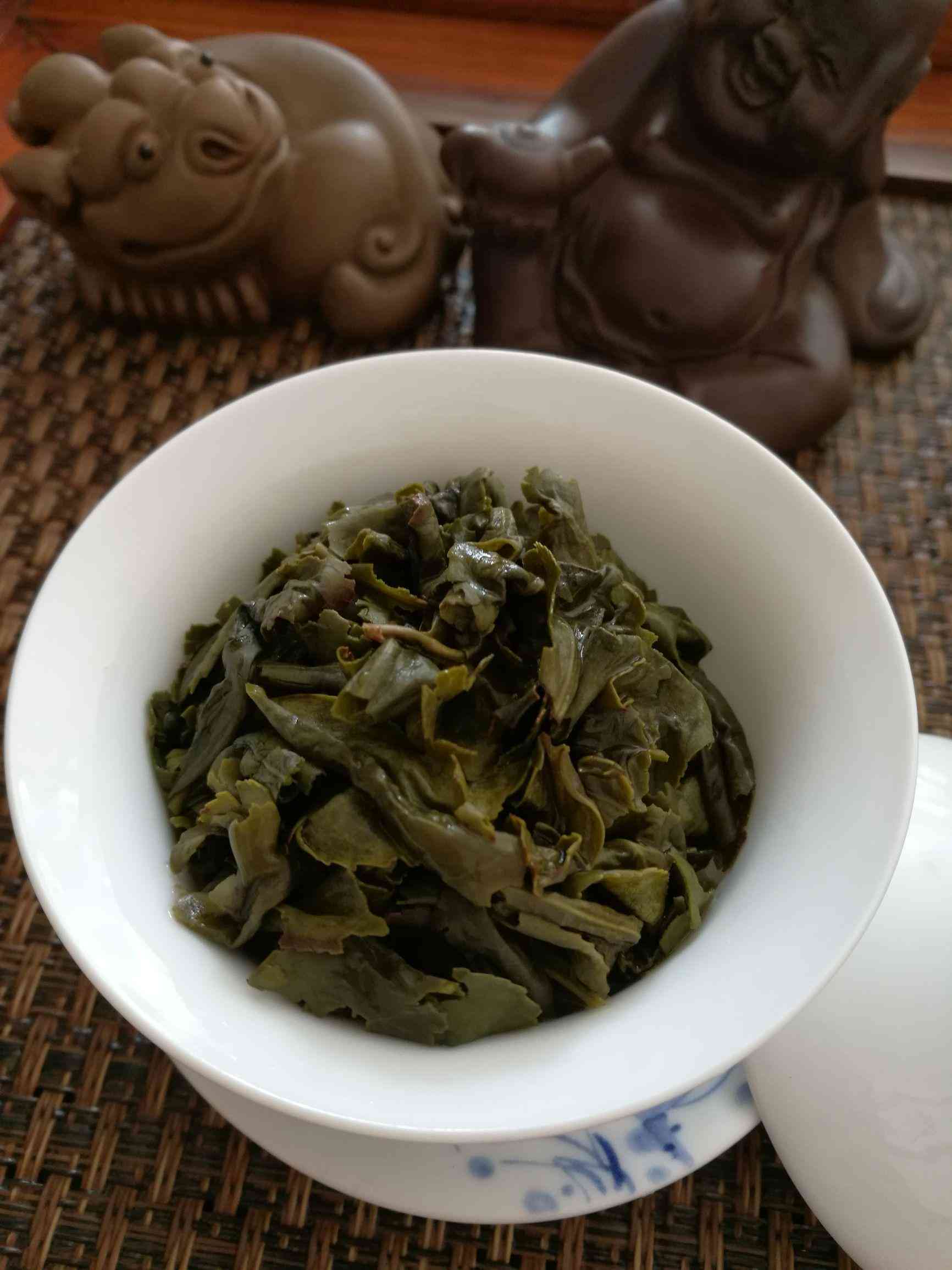 如何识别普洱茶春茶和秋茶的区别及功效：掌握这三点就够了