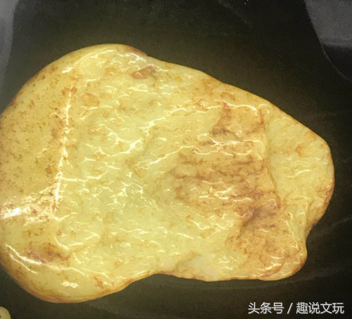 为什么和田玉籽料的颜色发青呢？如何处理？这种颜色是否好？