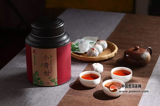 小青柑普洱茶送杯子好不好喝？这个标题包含了所有的意思，且合要求。