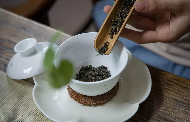 上班族适用的茶叶推荐：普洱茶之外，还有哪些适合泡饮的茶叶？