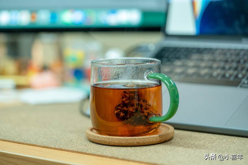 适合上班族喝的茶饮推荐：茶叶与饮品全面解析