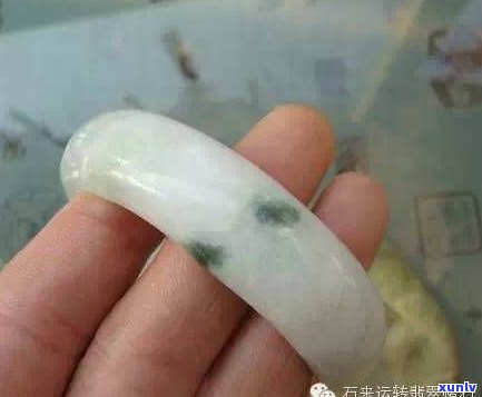 水沫玉染色真相揭秘：是否存在染色现象以及如何辨别？