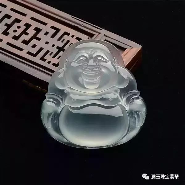 爱出汗的人戴翡翠吊坠好吗