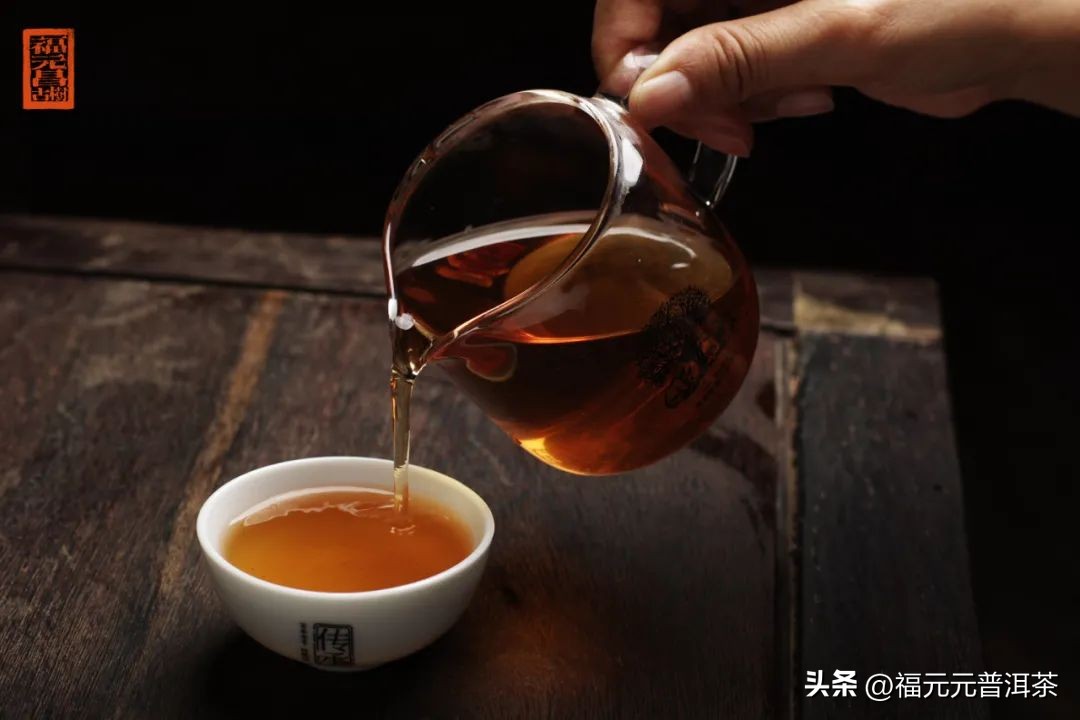 普洱茶饼有胶吗-普洱茶饼里面那张纸叫什么