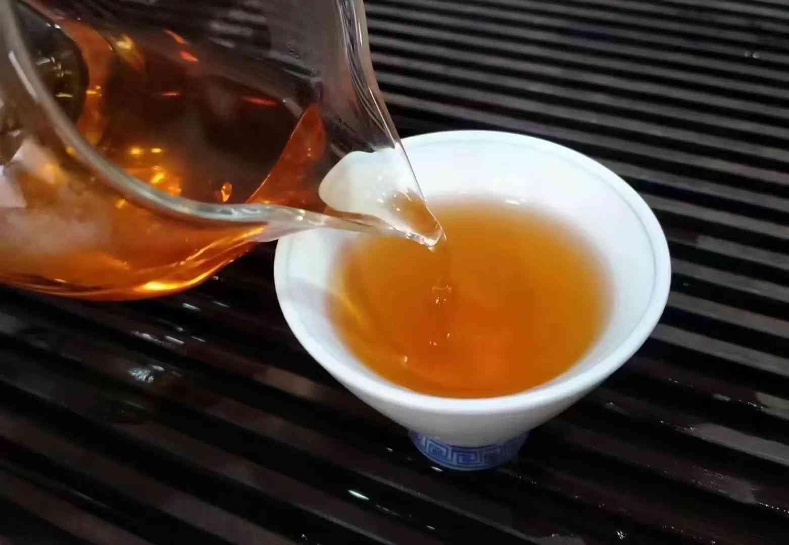 2003年老班章纯正生普洱茶的市场价值分析