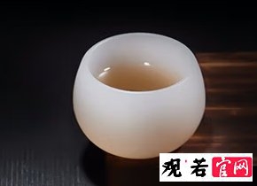 羊脂白玉瓷的好处和坏处：全面解析其优缺点及适用范围