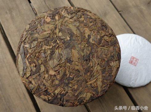 普洱茶里放一片叶子能喝吗？女生可以喝吗？普洱茶的叶子能吃吗？