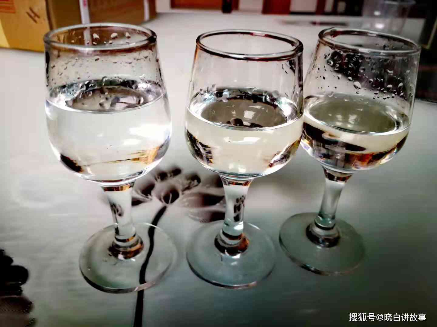 四杯的象征意义：一杯酒，一情，一种人生，四个阶