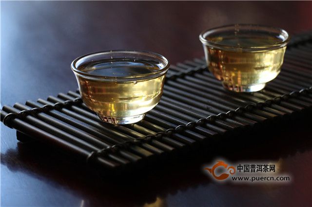 韵品茶业普洱茶价格解析：一杯茶的市场价与品质之间的关系