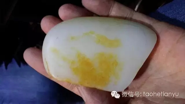 带皮的和田玉籽料怎么看真假