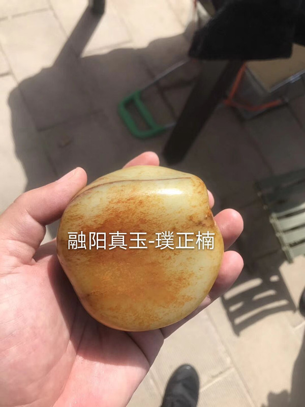 新疆和田玉的选材与区分：与上料工艺有何异同？