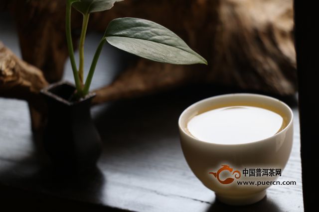 越陈越香普洱茶熟茶357克价格及种类，了解其被公认的更大特点。