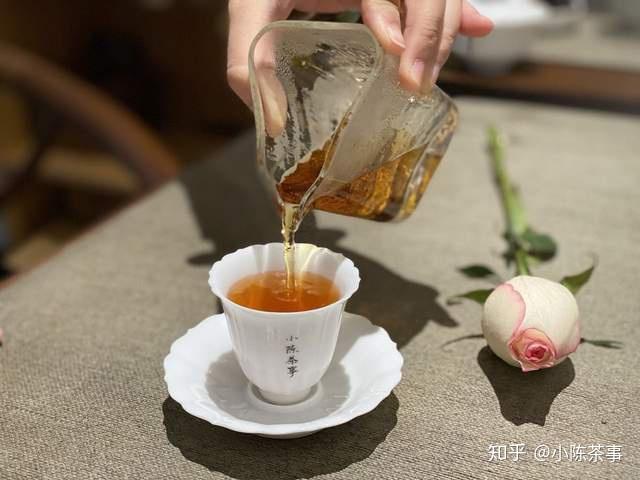 普洱茶与红茶：哪种更适合日常饮用？